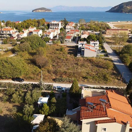 Villa Verde 200 meters from the beach Nea Iraklitsa Buitenkant foto