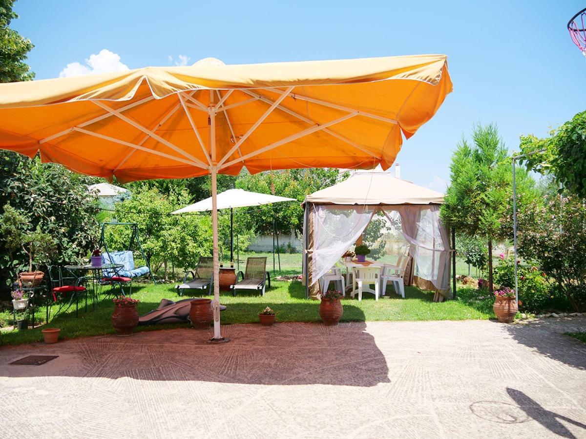 Villa Verde 200 meters from the beach Nea Iraklitsa Buitenkant foto