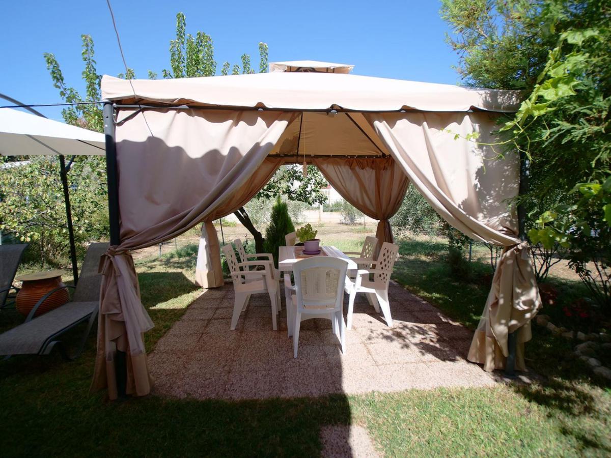 Villa Verde 200 meters from the beach Nea Iraklitsa Buitenkant foto