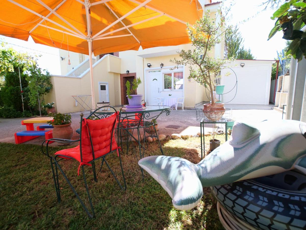 Villa Verde 200 meters from the beach Nea Iraklitsa Buitenkant foto
